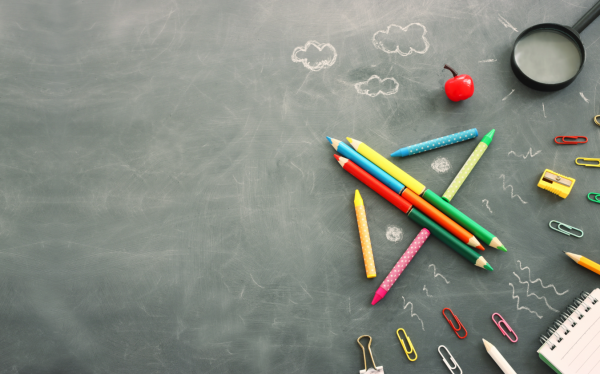 信钰配资 招募银龄教师，不是跟大学毕业生“抢岗位”| 新京报快评