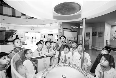 昊天优配 国庆中秋长假期间青少年研学游科技馆