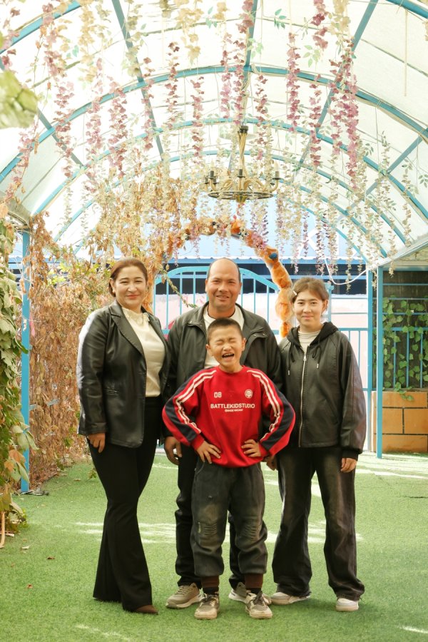 速盈配资 镜头里的喀什“和美一家亲”：泽普篇 | 2025海派文化大篷车